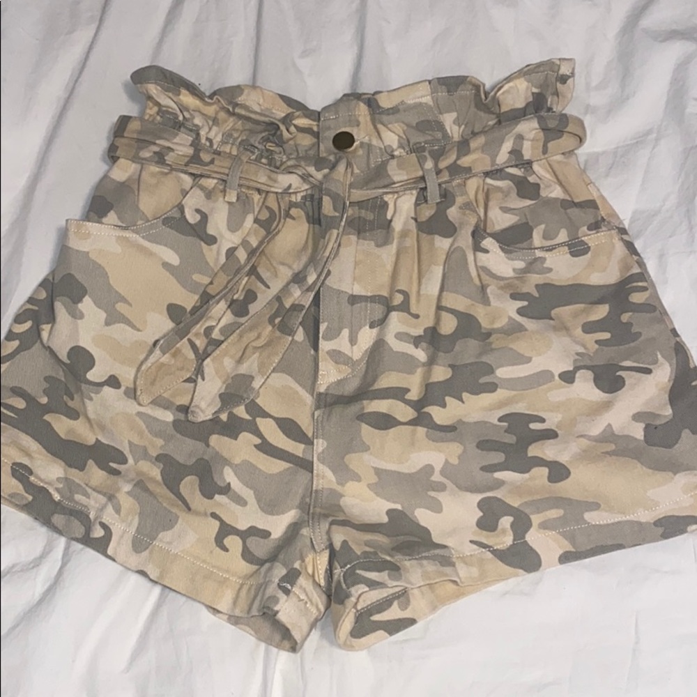 Vici Camo paper bag waist shorts!!